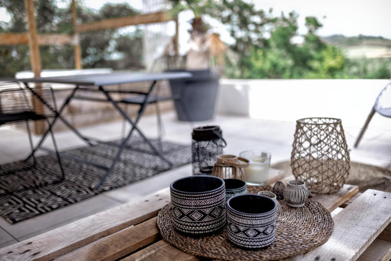 Nuitees Bohemes Acomodação com café da manhã Gajan  Exterior foto